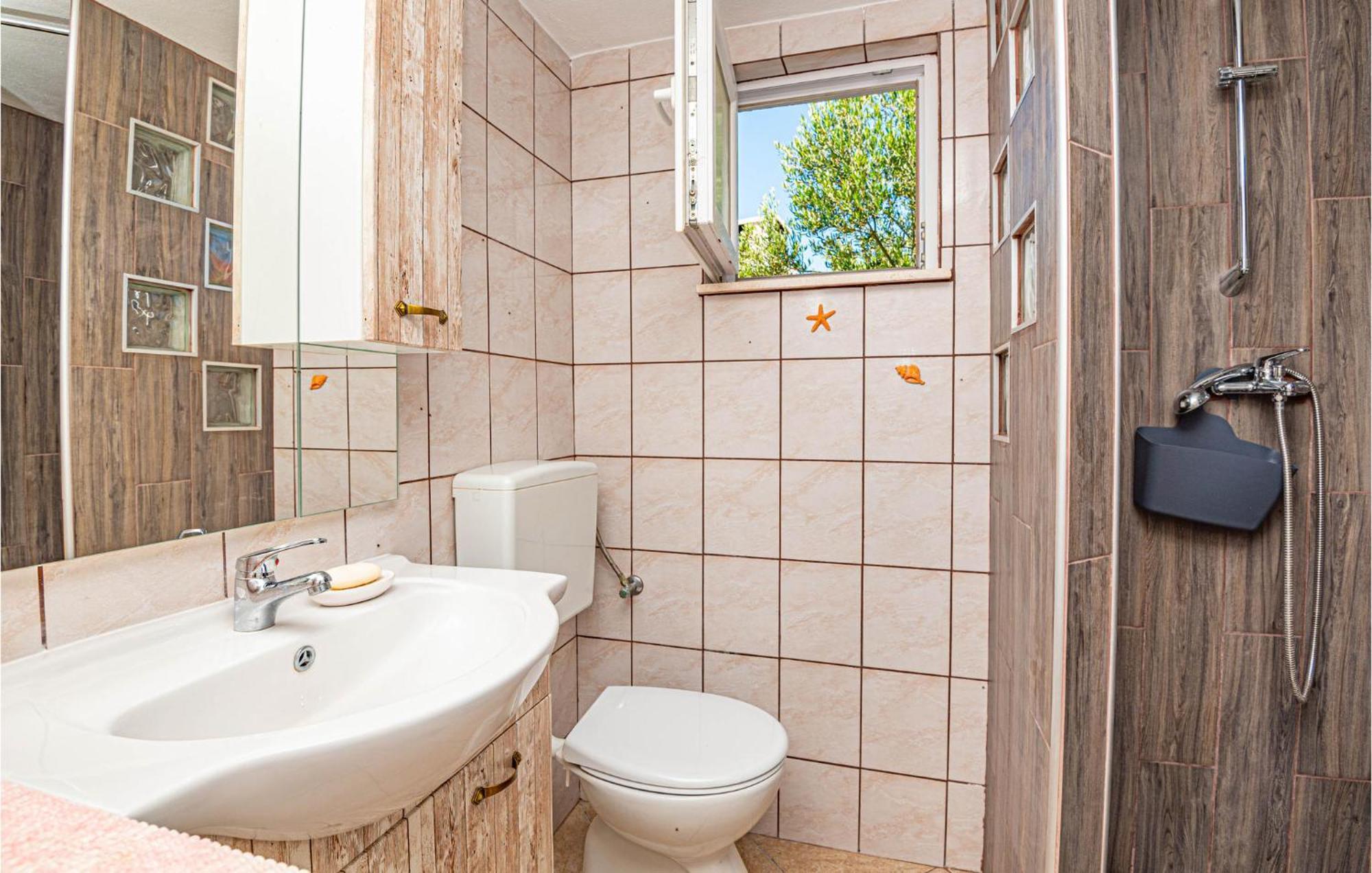 Nice Home In Zatoglav With House Sea View Podglavica ภายนอก รูปภาพ