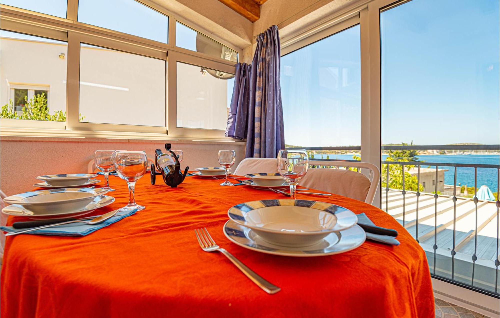 Nice Home In Zatoglav With House Sea View Podglavica ภายนอก รูปภาพ