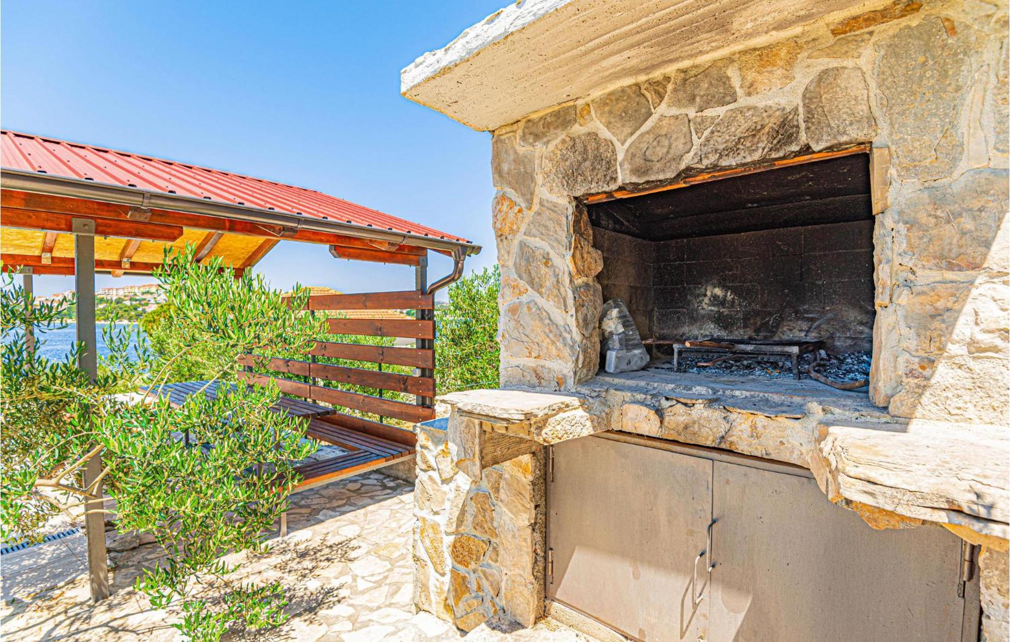 Nice Home In Zatoglav With House Sea View Podglavica ภายนอก รูปภาพ